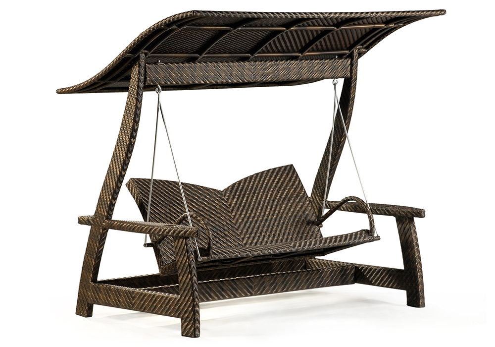 Swinging wicker chair